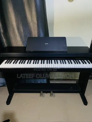 Yamaha Clavinova CLP-260 Piano
