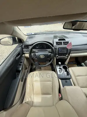 Toyota Camry LE 4dr Sedan (2.5L 4cyl 6A) 2012 Gold