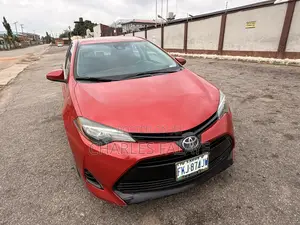 Toyota Corolla 2018 Red