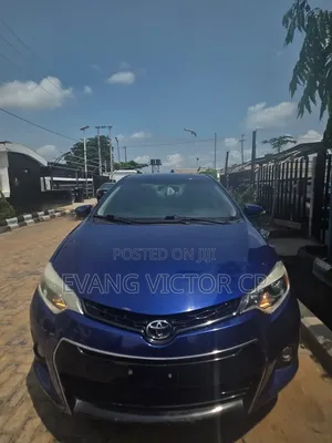 Toyota Corolla LE 4dr Sedan (1.8L 4cyl CVT) 2014 Blue
