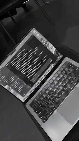Macbook Pro 14-Inch (2023) M3 Pro Screen