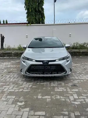 Toyota Corolla 2022 Silver