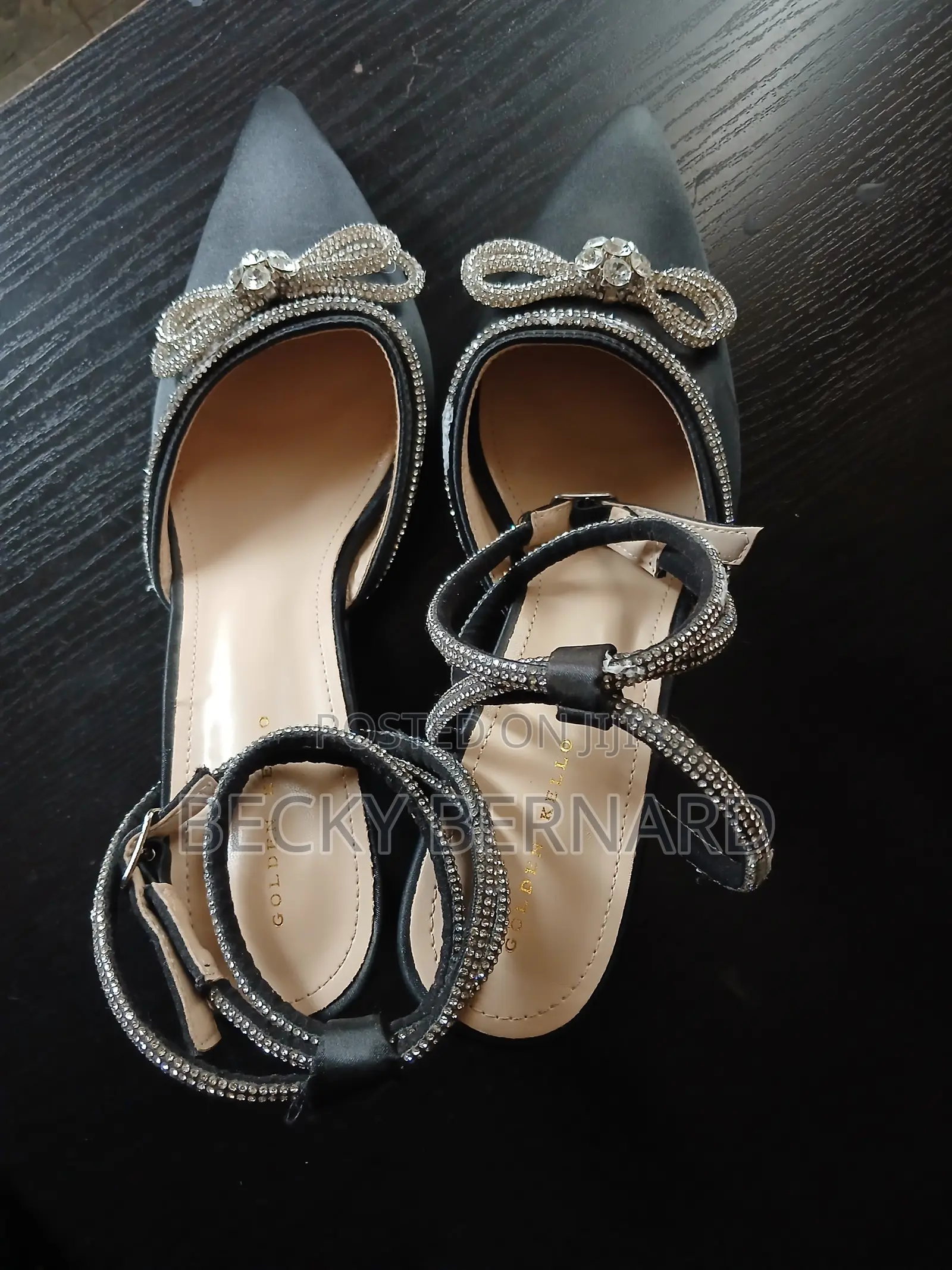 Ladies Shoe