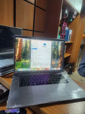 Laptop Apple MacBook 2018 16GB Intel Core i7 SSD 512GB