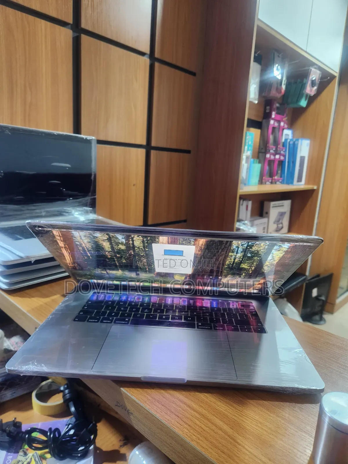 Laptop Apple MacBook 2018 16GB Intel Core i7 SSD 512GB