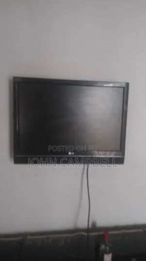 Lg 32 Inch Flat Screen Tv + Wall Bracket - Tested Working