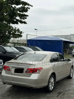 Lexus ES 350 2010 Gold