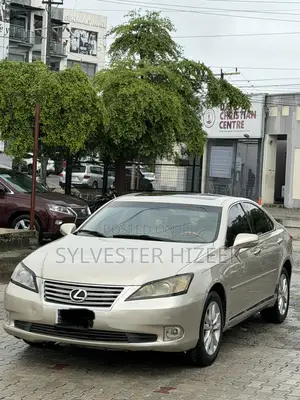 Lexus ES 350 2010 Gold