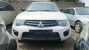 Mitsubishi L200 2012 White