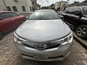 Toyota Camry LE 4dr Sedan (2.5L 4cyl 6A) 2012 Silver