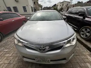 Toyota Camry LE 4dr Sedan (2.5L 4cyl 6A) 2012 Silver