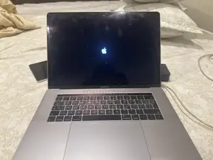 Laptop Apple MacBook Pro 2017 16GB Intel Core i7 SSD 256GB