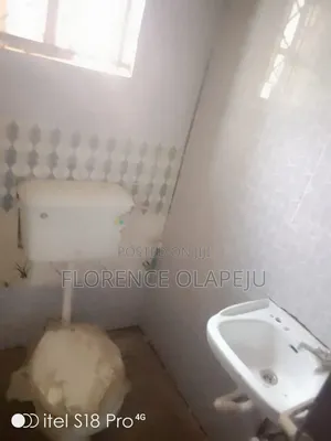 3bdrm Block of Flats in Well Radio, Oluyole Estate for rent