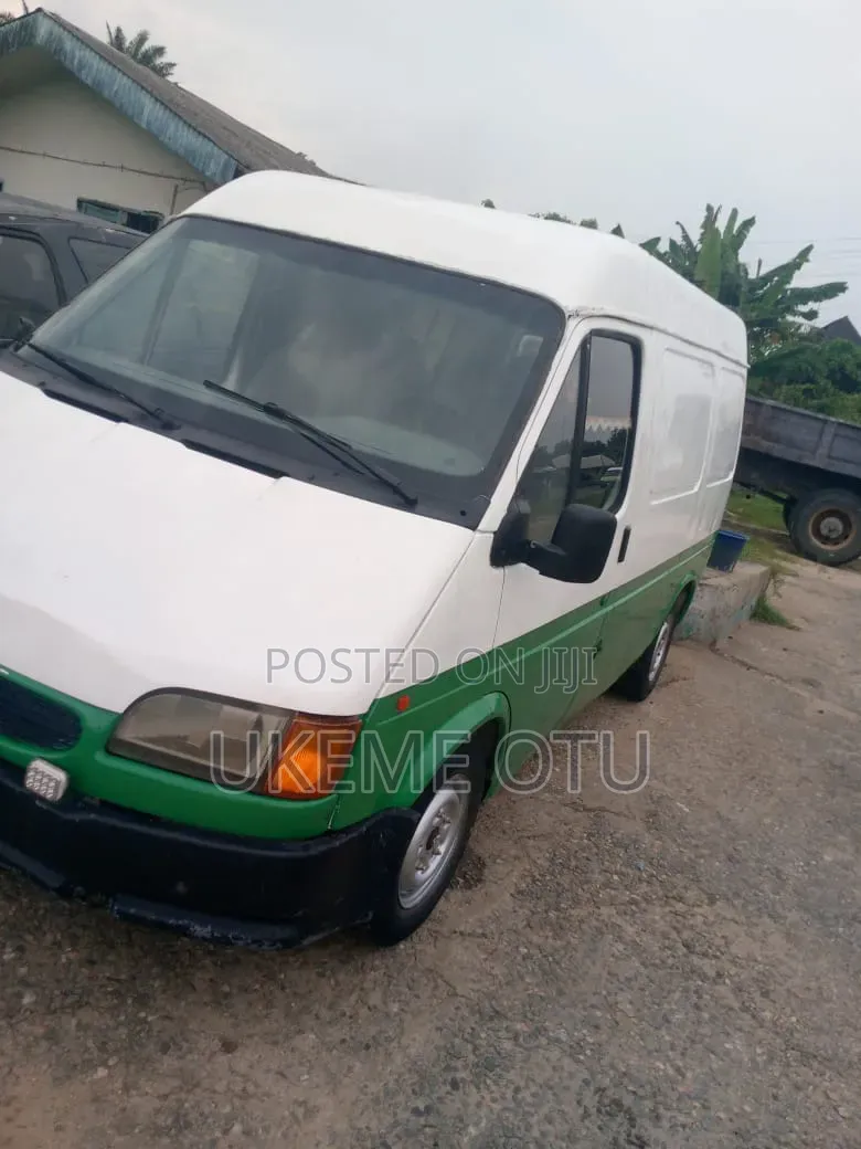 Ford Transit 2000 White
