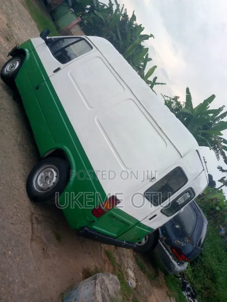 Ford Transit 2000 White