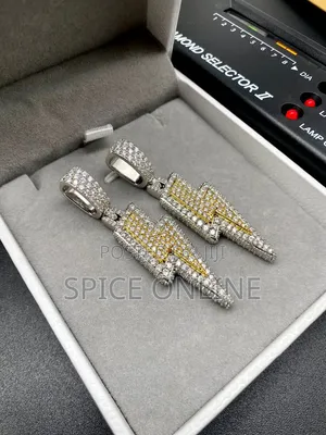 Xvip Premium VVS Moissanite Diamond Lightning Bolt Pendant