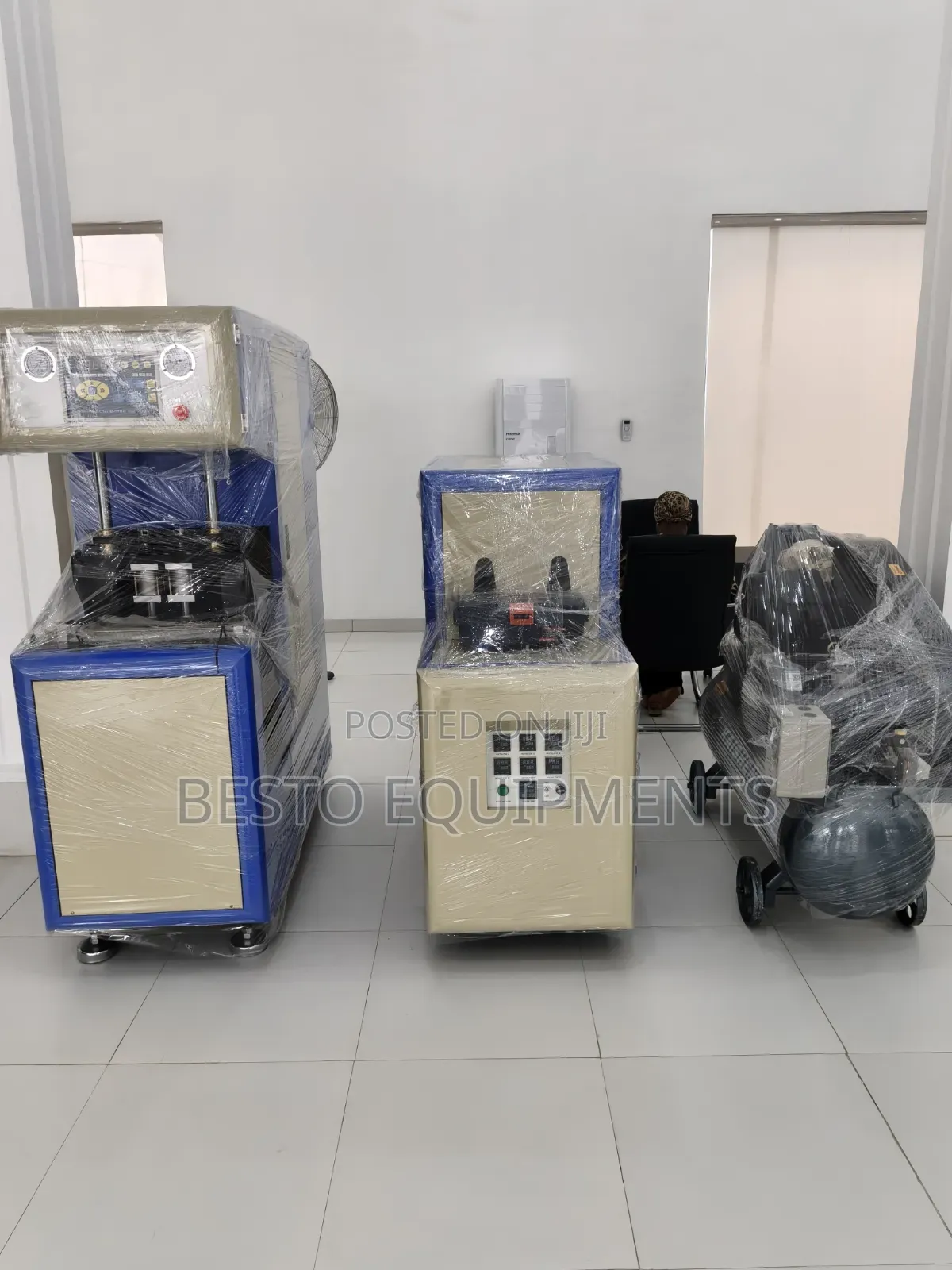 Plastic Bottle Making Machine Pet Blowing Machine.