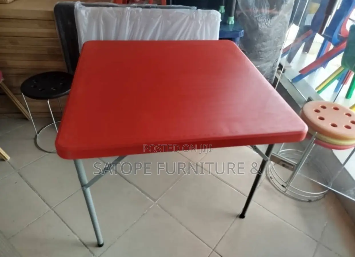 Plastic Restaurant Table