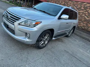 Lexus LX 2015 Silver