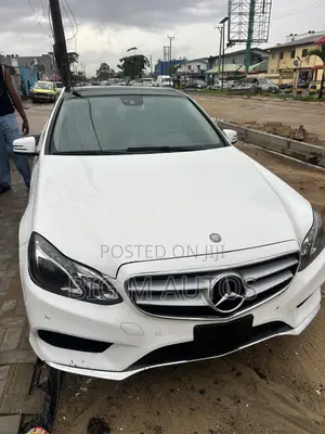 Mercedes-Benz E350 Base 4Matic Sedan AWD (3.5L 6cyl 7A) 2015 White