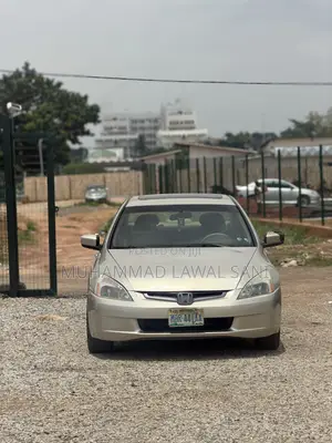 Honda Accord 2004 Gold