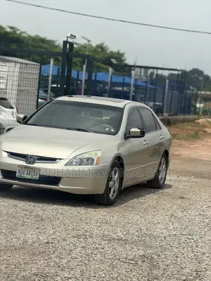 Honda Accord 2004 Gold