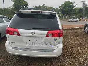 Toyota Sienna 2008 White