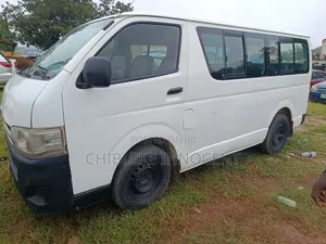 Toyota HiAce 2012 White