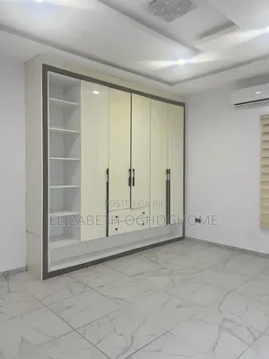 5bdrm Duplex in Lafiaji for rent