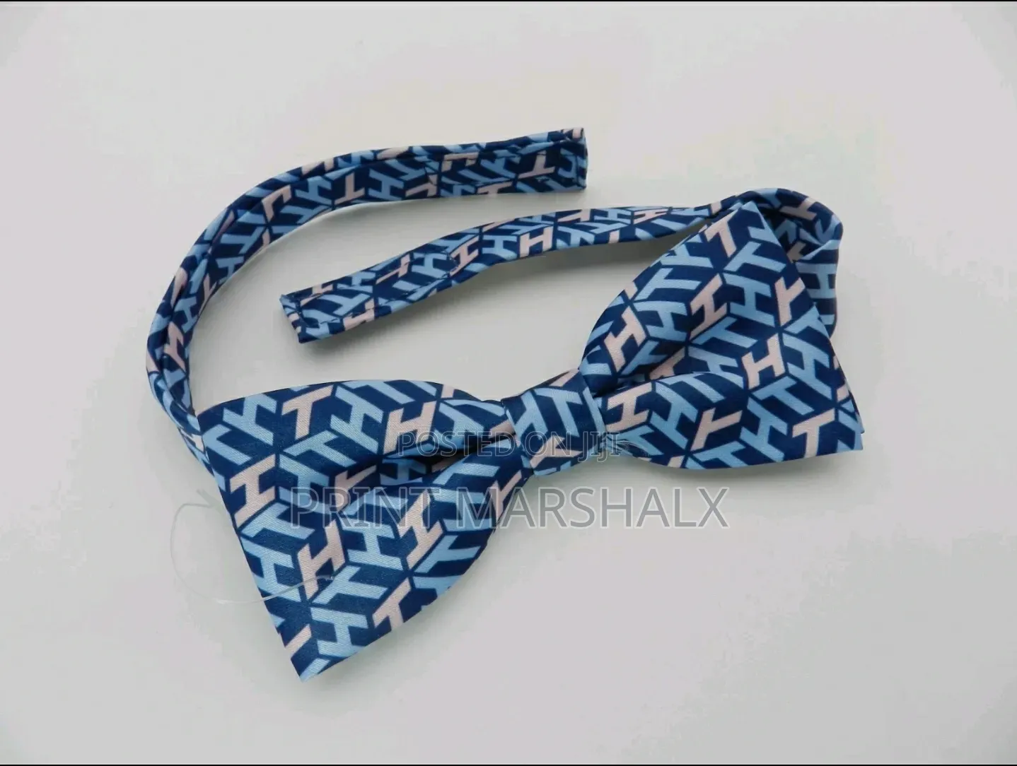 Tommy Hilfiger Men's Printed Bow Tie