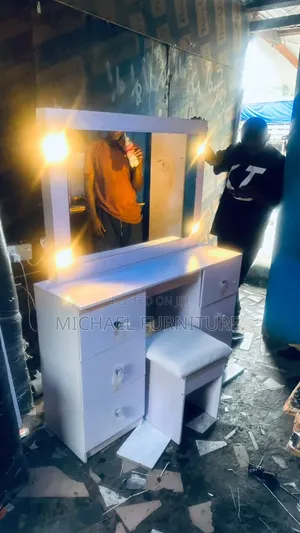 Insanely Redesigned Dressing Mirror