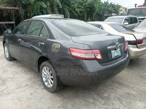 Toyota Camry LE 4dr Sedan (2.5L 4cyl 6AM) 2010 Gray