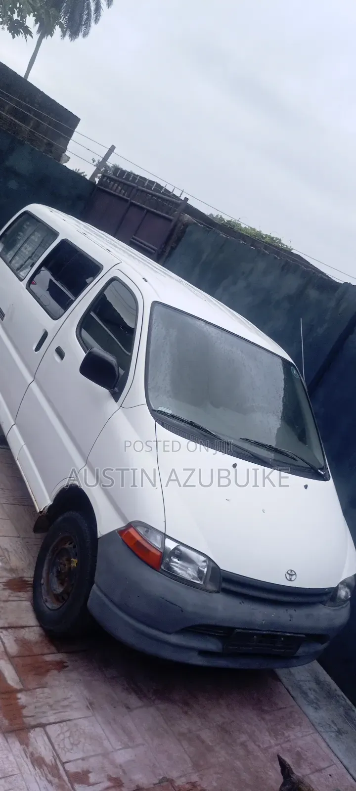Toyota HiAce 2005 White