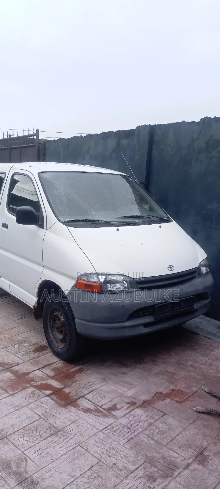 Toyota HiAce 2005 White