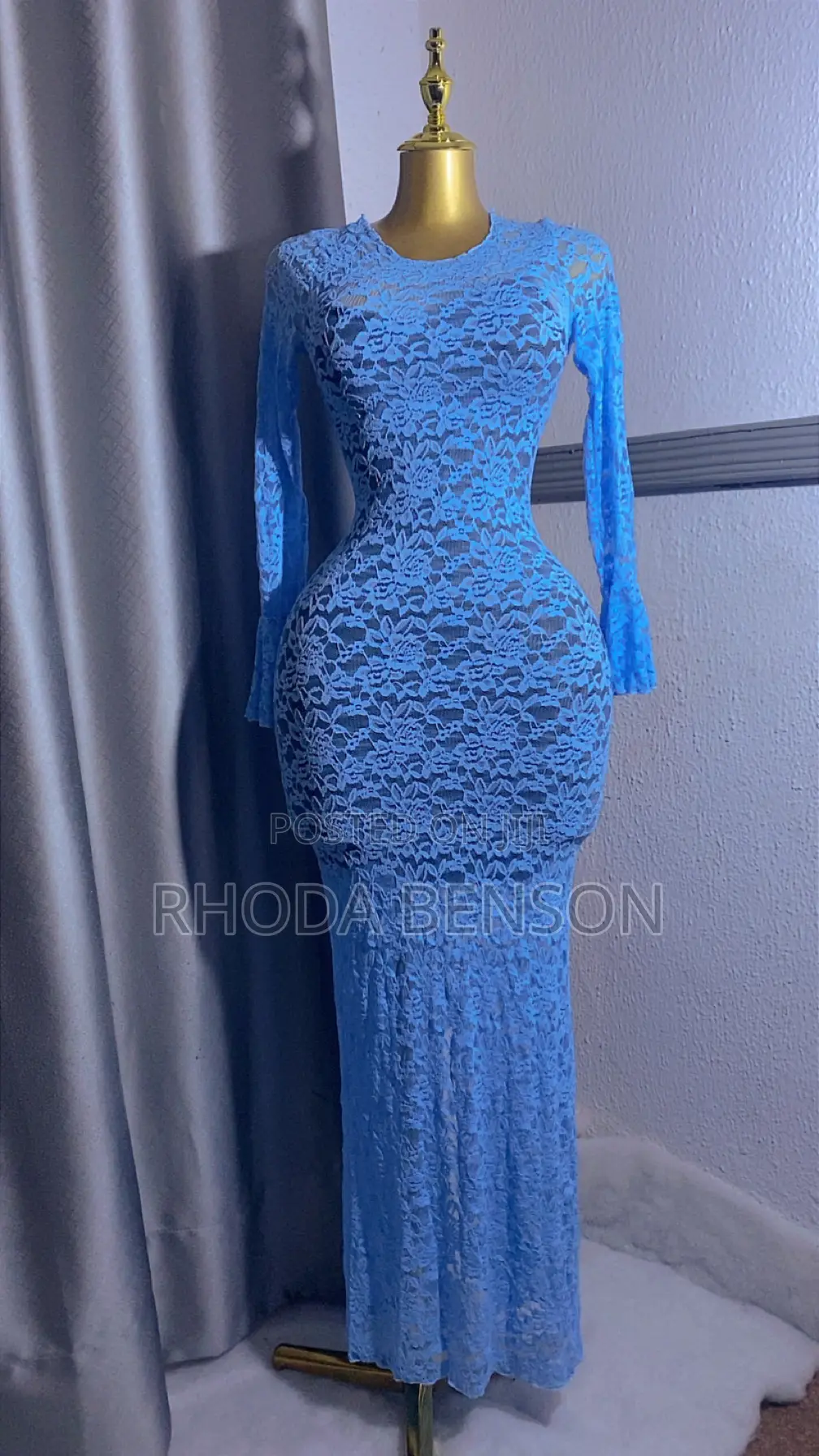 Stretchy Lace Gown With Inner