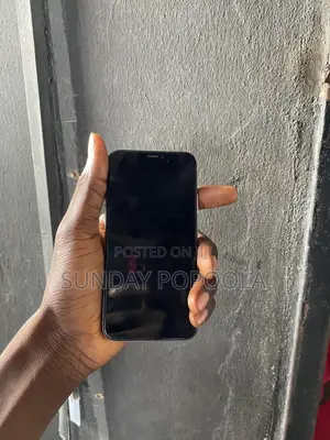 Apple iPhone X 64 GB White