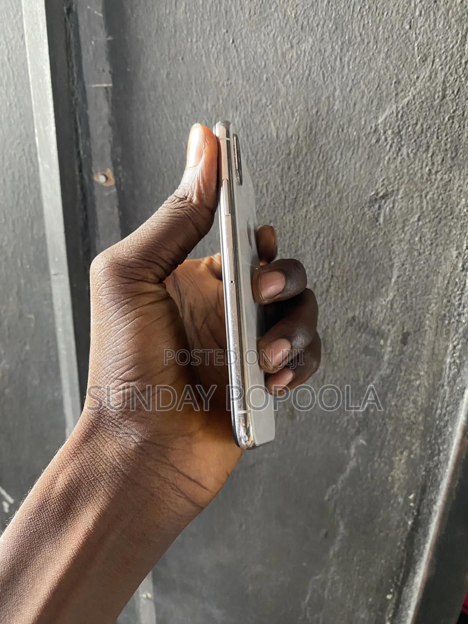 Apple iPhone X 64 GB White
