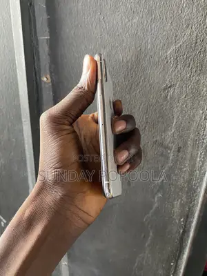 Apple iPhone X 64 GB White
