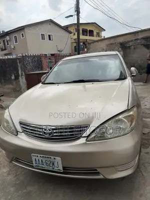 Toyota Camry 2004 Gold