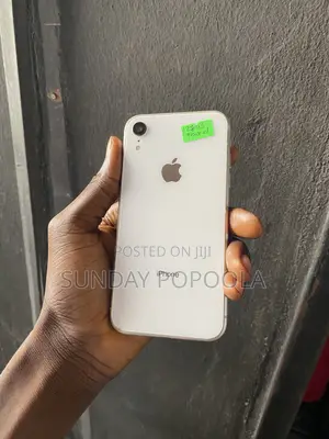 Apple iPhone XR 128 GB White