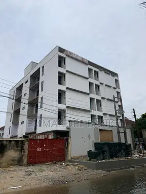 3bdrm Apartment in Lekki Phase 1 for sale