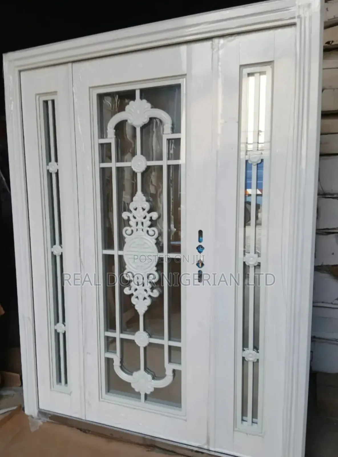 Glass Door With Difference