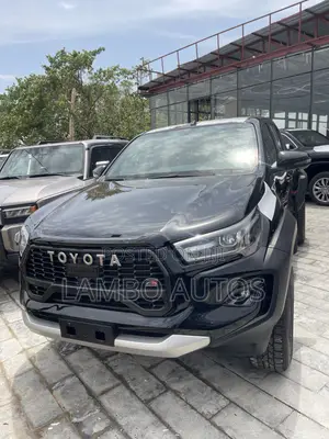 New Toyota Hilux 2025 Black
