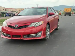 Toyota Camry SE 4dr Sedan (2.5L 4cyl 6A) 2013 Red