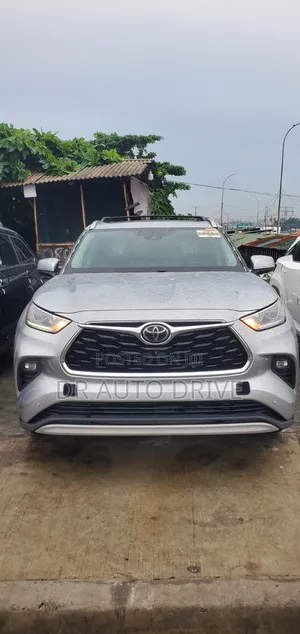 Toyota Highlander Platinum 2021 Silver