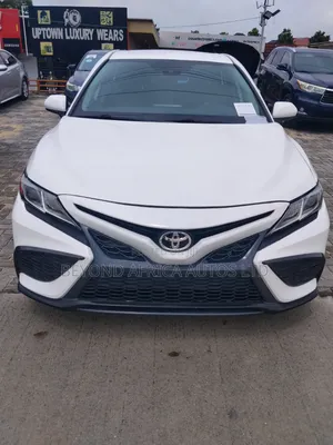 Toyota Camry 2021 White