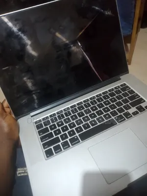 Laptop Apple MacBook Pro 2015 16GB Intel Core i7 SSD 512GB