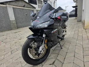 Honda CBR 2004 Gray