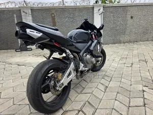 Honda CBR 2004 Gray