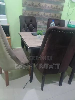 Sophisticated Family Dinning Set